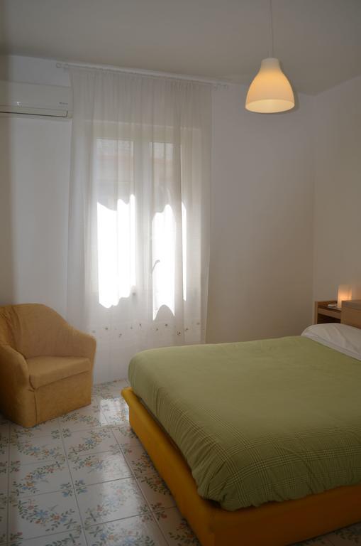 Ferienwohnung Casa Elena Maiori Zimmer foto